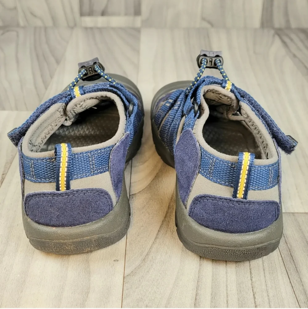 Kids Blue Outdoor Sandal - Breathable Closed-Toe Water Shoe